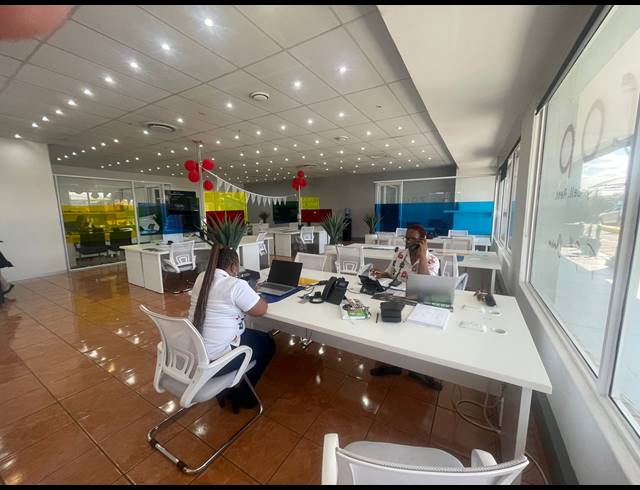 220.70M² OFFICE TO LET IN LAKEFIELD